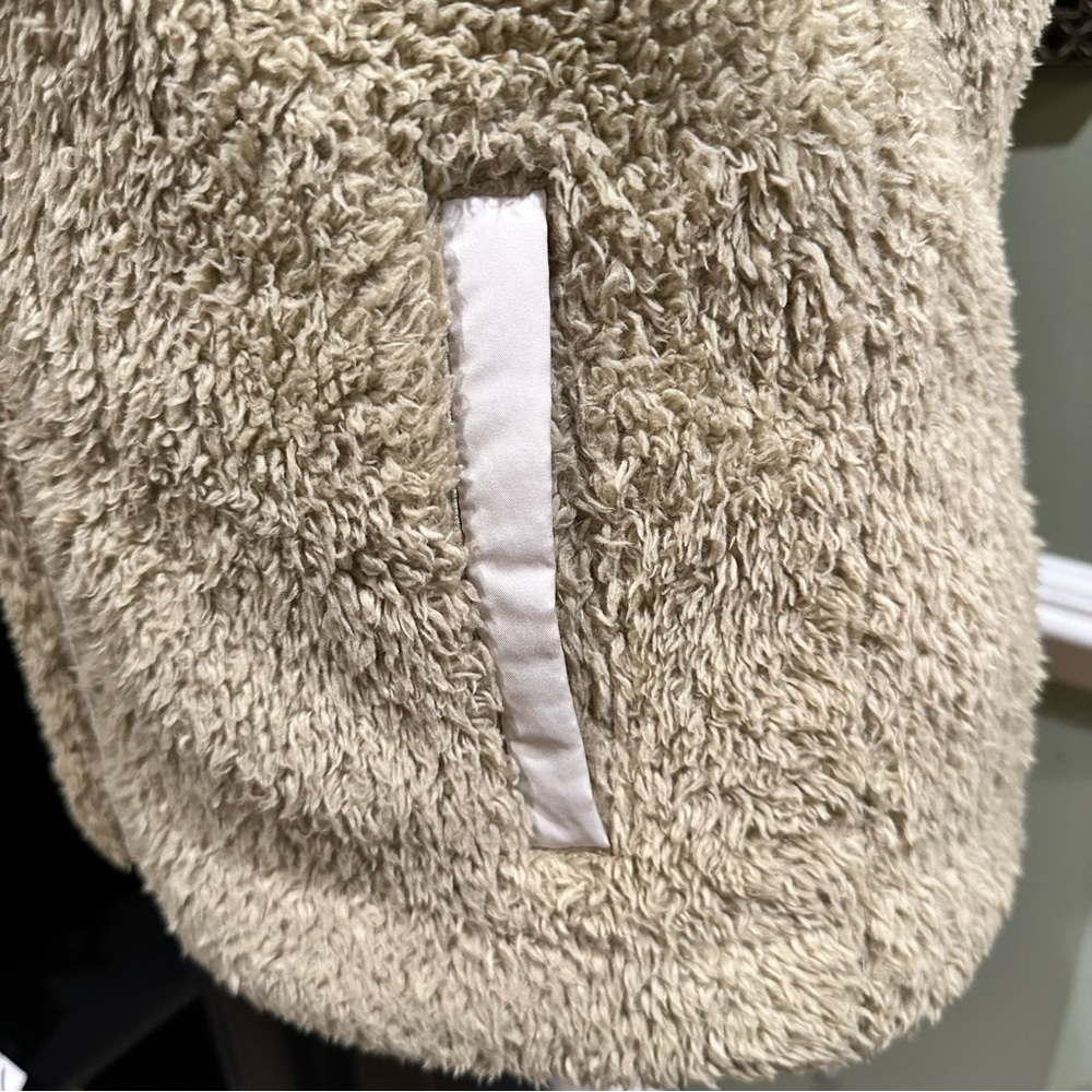 Patagonia Los Gatos Fleece Vest – Women’s Medium – Tan/Beige - Picture 11 of 14